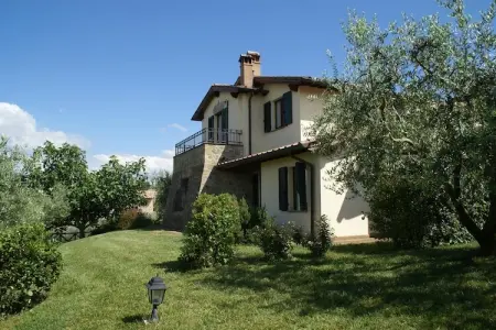 Maison dans ancienne ferme avec piscine, Bettona