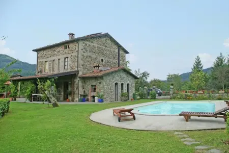 Location villa à San Romano di Garfagnana, Villa en Toscane avec Piscine Privée
