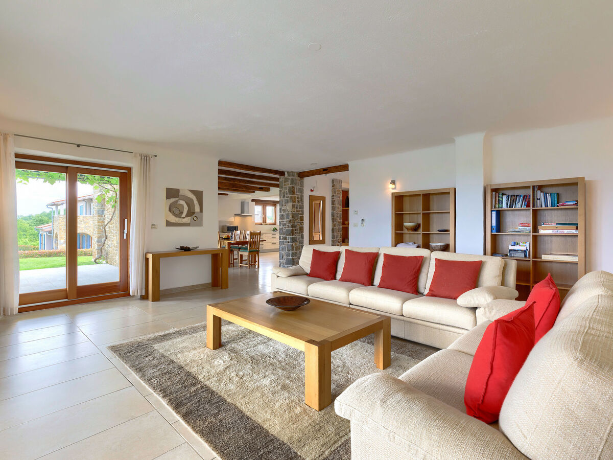 Villa Remington à Buje : 5 chambres, piscine privée - Photo 2