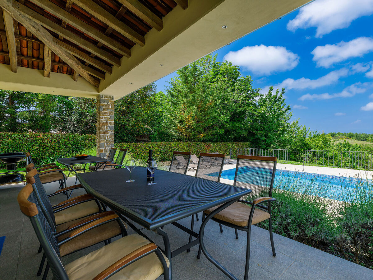 Villa Remington à Buje : 5 chambres, piscine privée - Photo 3
