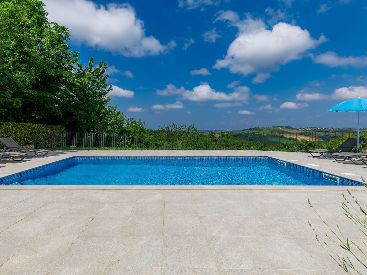 Villa Remington à Buje : 5 chambres, piscine privée - Photo 14