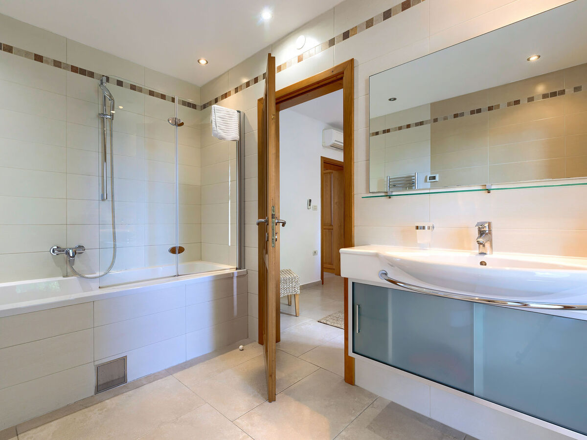 Villa Remington à Buje : 5 chambres, piscine privée - Photo 18