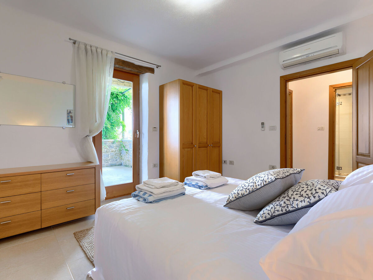 Villa Remington à Buje : 5 chambres, piscine privée - Photo 28