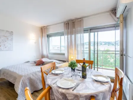Studio Les Platanes, 4e étage avec balcon à Sainte-Maxime : photo 8