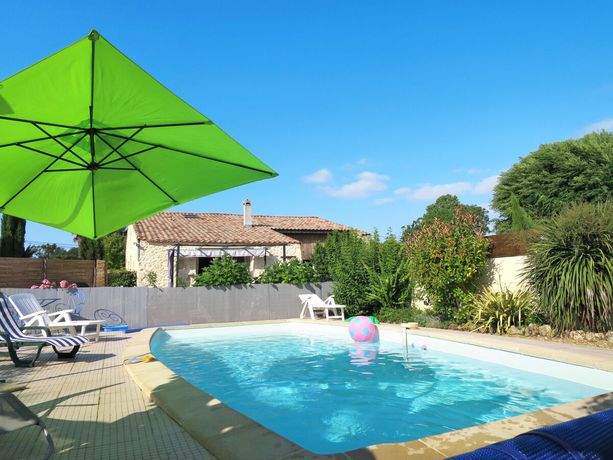 Maison Tuilières à Pauillac, accès piscine commune - Photo 1