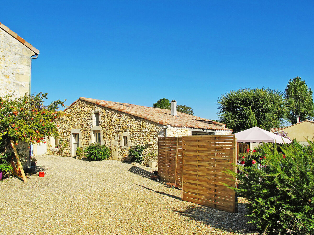 Maison Tuilières à Pauillac, accès piscine commune - Photo 5