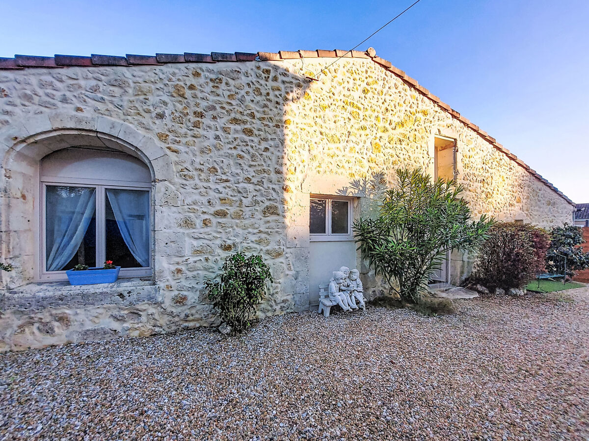 Maison Tuilières à Pauillac, accès piscine commune - Photo 26