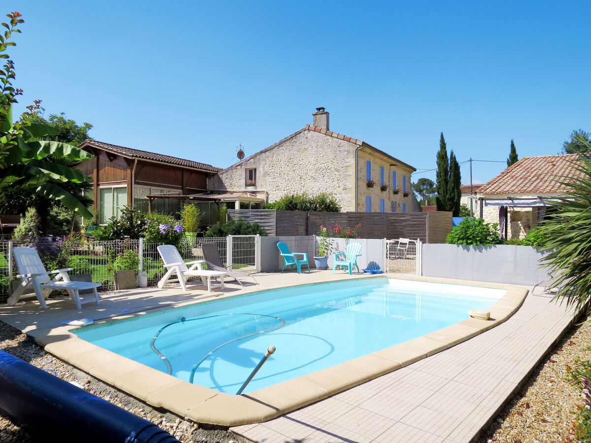 Maison Tuilières à Pauillac, accès piscine commune - Photo 34