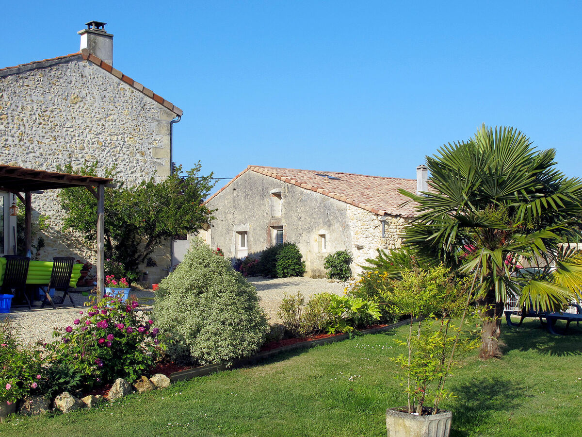Maison Tuilières à Pauillac, accès piscine commune - Photo 38
