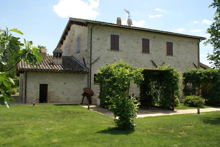 La Cantina – Maison Foligno, piscine et jardin - Photo 10