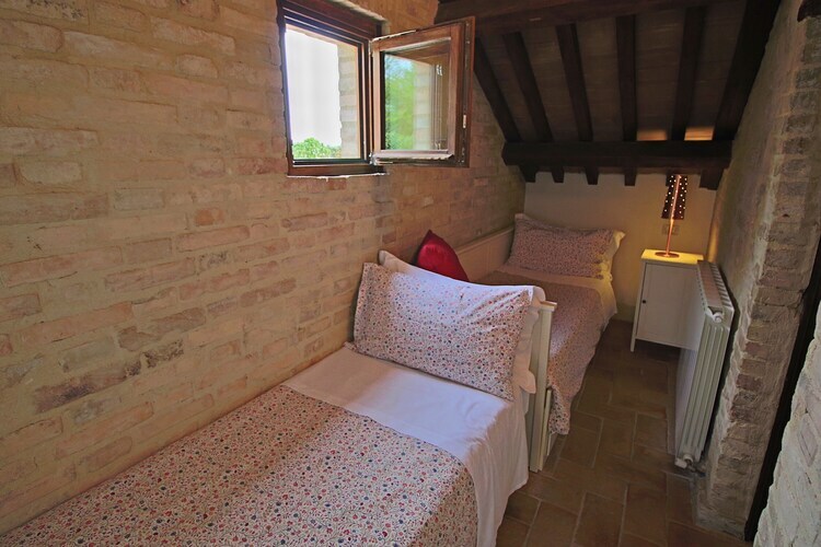La Cantina – Maison Foligno, piscine et jardin - Photo 29