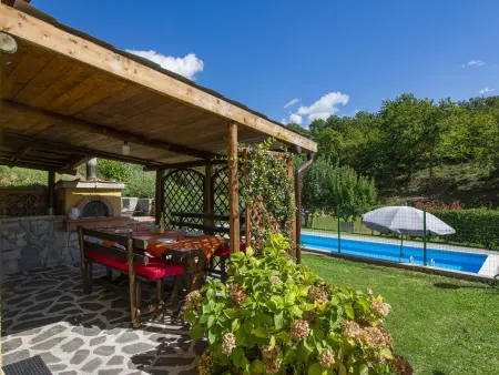 Gîte Michael e Patrick à Castelnuovo, piscine privée : photo 2