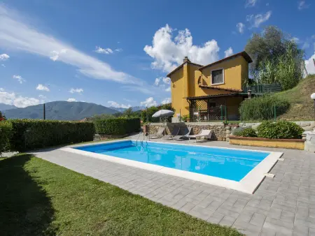 Gîte Michael e Patrick à Castelnuovo, piscine privée : photo 4