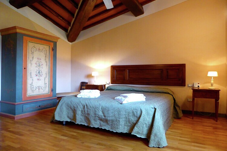 Salice Sei à Montecarelli, maison 4 pers. piscine - Photo 10