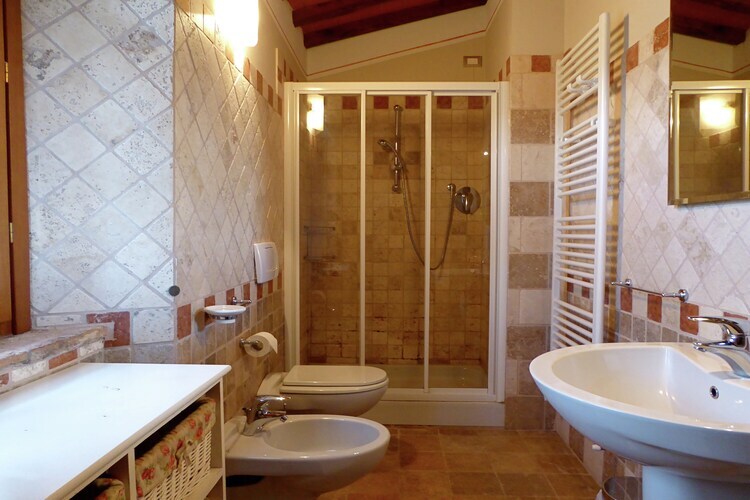 Salice Sei à Montecarelli, maison 4 pers. piscine - Photo 12