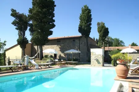 Location maison à Montecarelli, Maison à Montecarelli avec Piscine