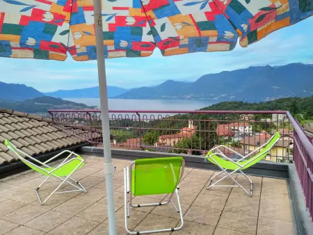 Maison Achillea à Luino : vue lac et terrasse 30 m² - Photo 1