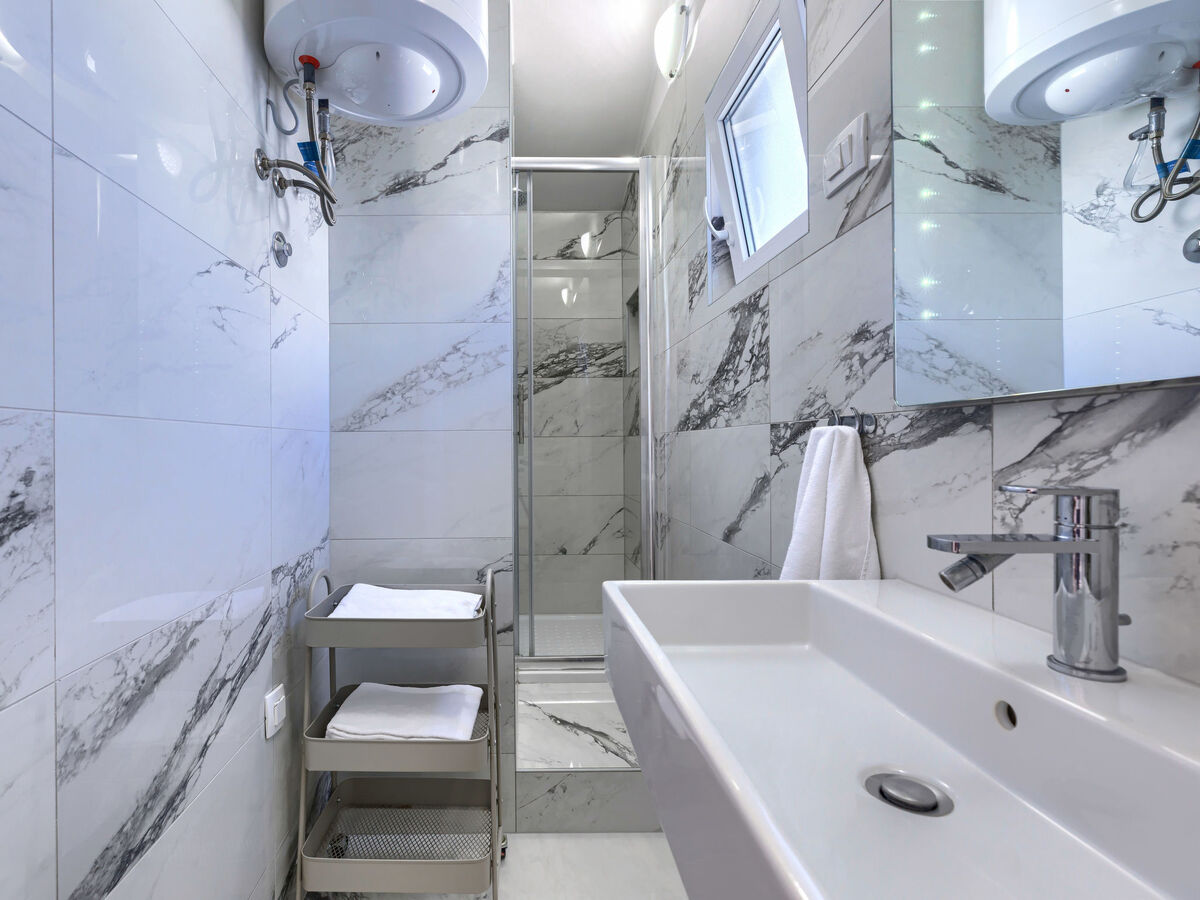 Maison Sandra avec piscine privée à Poreč - Photo 16