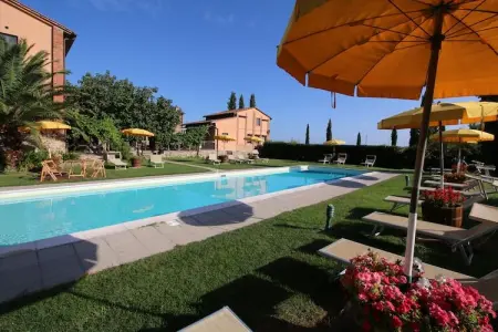 Location appartement à Castiglione del Lago, Appartement près du lac Trasimène avec piscine