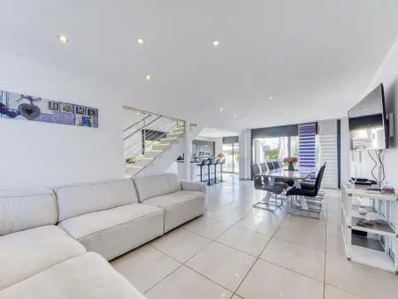 Maison Norfeu avec piscine privée et amarrage canal - Photo 2