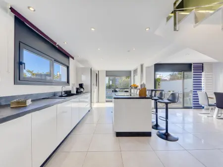 Maison Norfeu avec piscine privée et amarrage canal - Photo 3
