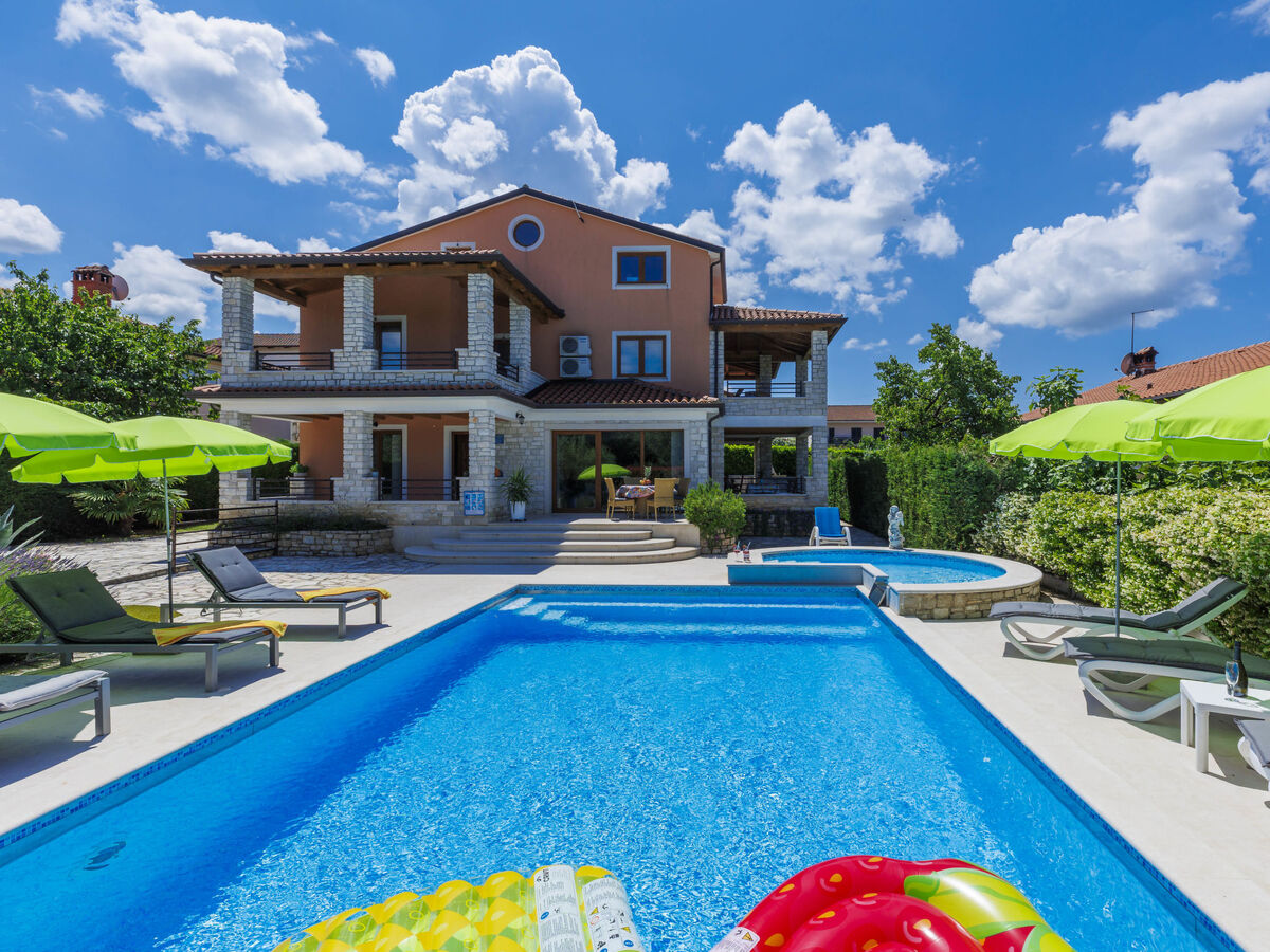 Villa Vittoria, maison 3 étages avec piscine privée - Photo 1