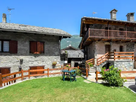 Les Cors – Appartement 2 pièces à Fénis, 560 m d'altitude - Photo 1