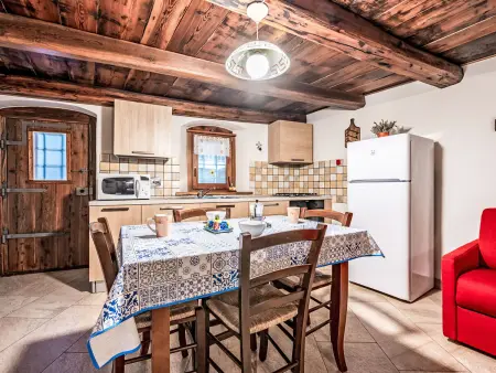 Les Cors – Appartement 2 pièces à Fénis, 560 m d'altitude - Photo 2