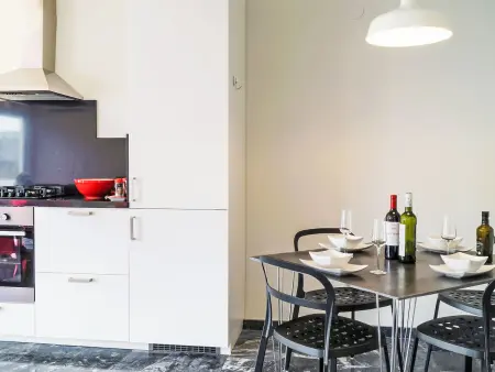 Appartement rénové 70m² à 100m de la plage : photo 7