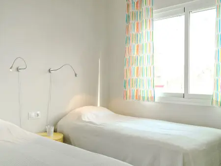 Appartement rénové 70m² à 100m de la plage : photo 13