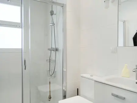 Appartement rénové 70m² à 100m de la plage : photo 14