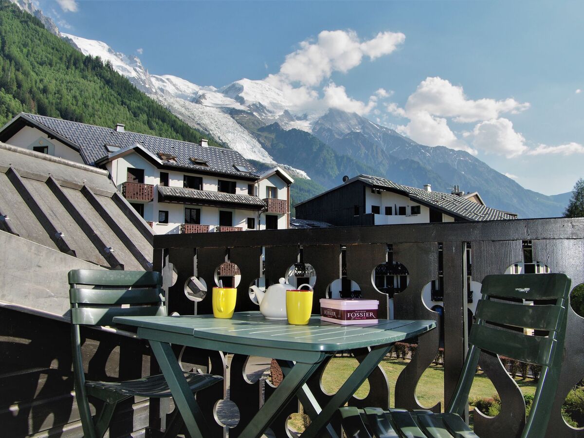 Studio rénové 18 m² avec balcon sud-ouest à Chamonix - Photo 4