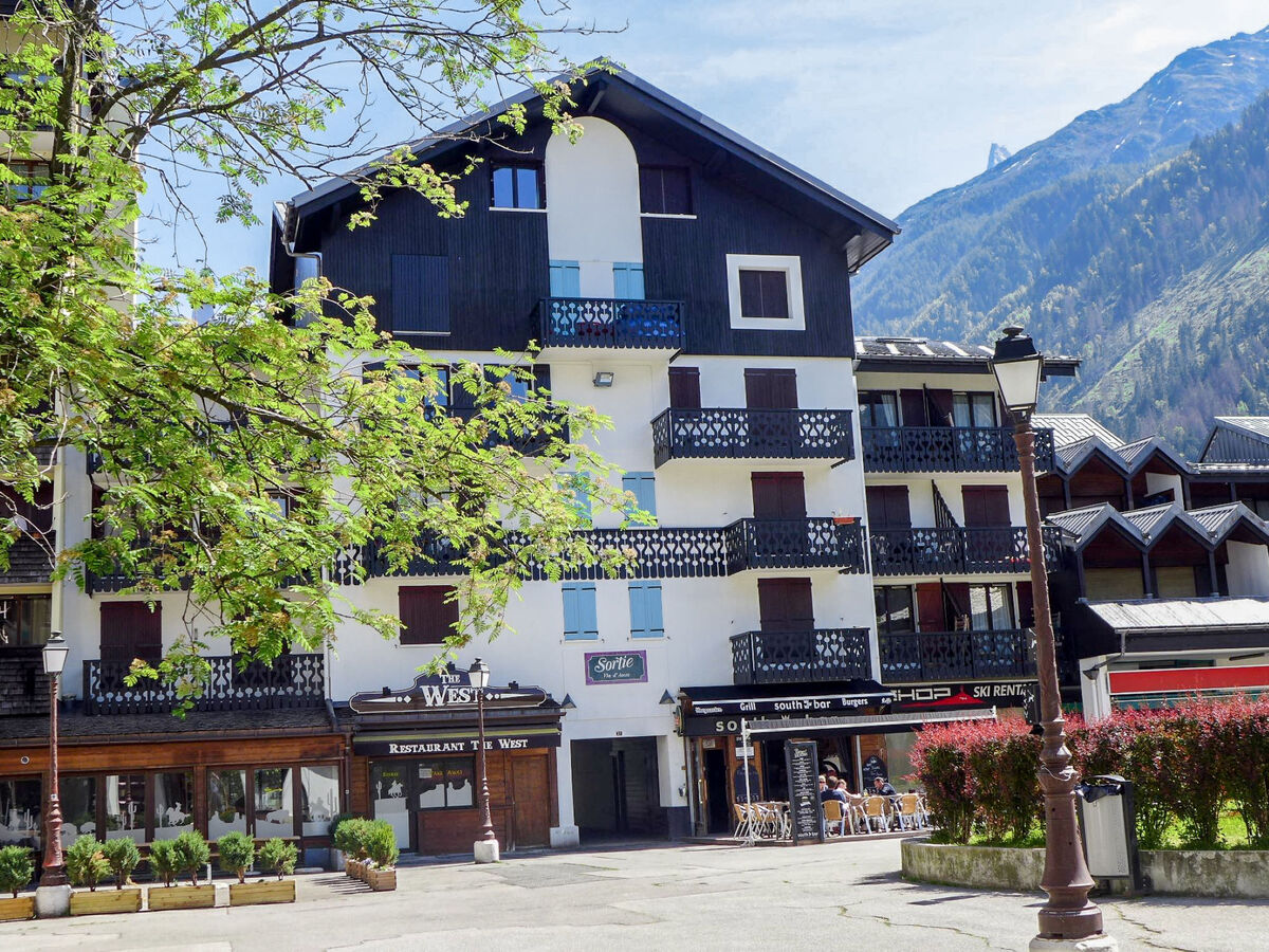 Studio rénové 18 m² avec balcon sud-ouest à Chamonix - Photo 5