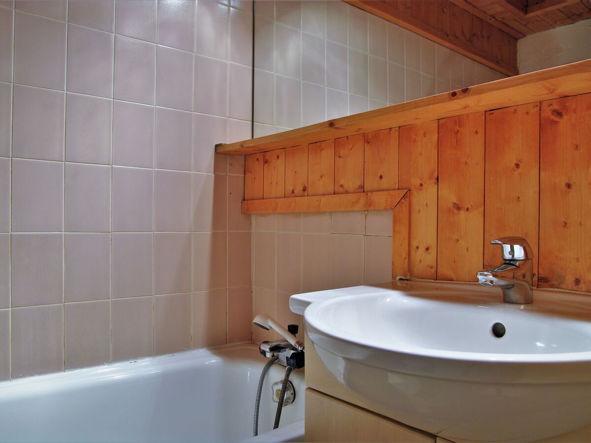 Studio rénové 18 m² avec balcon sud-ouest à Chamonix - Photo 10
