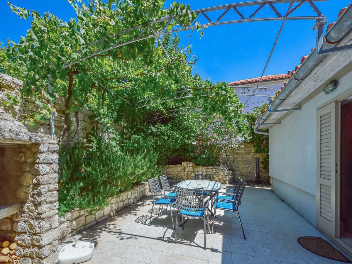 Maison Dubravka à Osor, 100 m de la mer - Photo 1