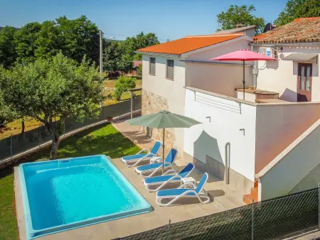 Location maison à Pazin, Danica