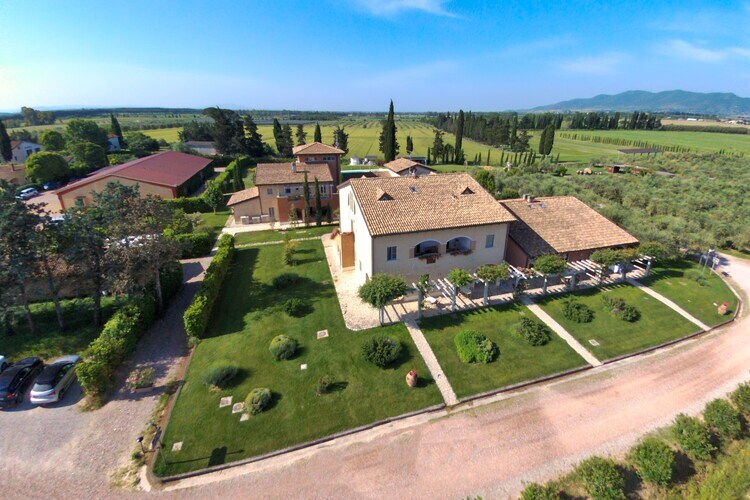 Maison Bozzone Arancio à Braccagni, piscine et bien-être - Photo 9