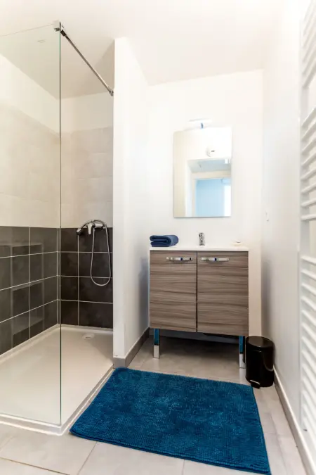 Appartement Les Pins Parasols – 250 m de la plage : photo 13
