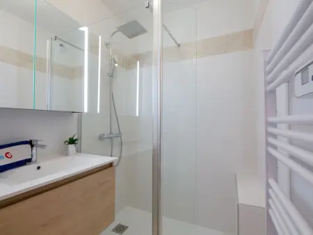 Le Cesarée – Apt 2 pièces Fréjus, terrasse vue piscine : photo 14