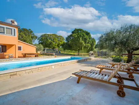 Ulika : maison 3 étages, piscine privée, 13 personnes : photo 6