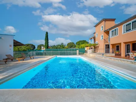 Ulika : maison 3 étages, piscine privée, 13 personnes : photo 8