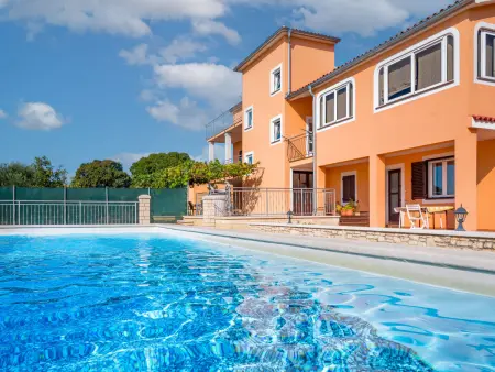 Ulika : maison 3 étages, piscine privée, 13 personnes : photo 15