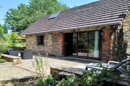 Location gite à Segur Le Chateau, Chalet dans un pittoresque village médiéval