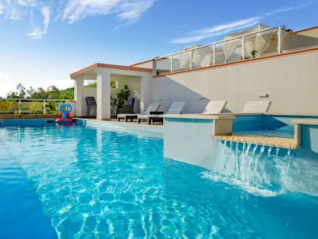 Melandura – Maison 12 chambres, piscine privée, vue mer : photo 2