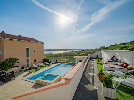 Melandura – Maison 12 chambres, piscine privée, vue mer : photo 34