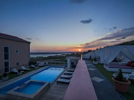 Melandura – Maison 12 chambres, piscine privée, vue mer : photo 35