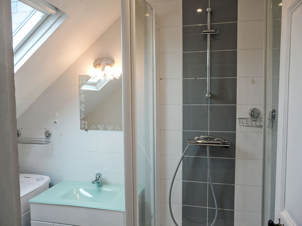 Appartement mansardé 2 chambres à Saint Malo, Paramé - Photo 14