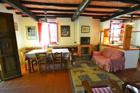 Partitoio Caprioli, Chalet en pierre tranquille : photo 16