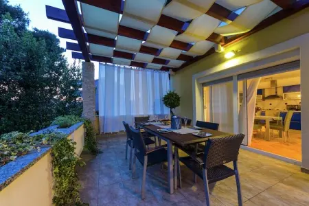 Villa Luna, Villa exquise avec piscine privée à Zadar - Photo 11