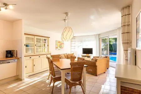 Acacia 6 with pool, Villa en France avec piscine chauffée - Photo 10